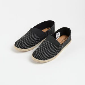 ZAPATILLA HOMBRE - BLACK/STRIPE WHITE - VE26