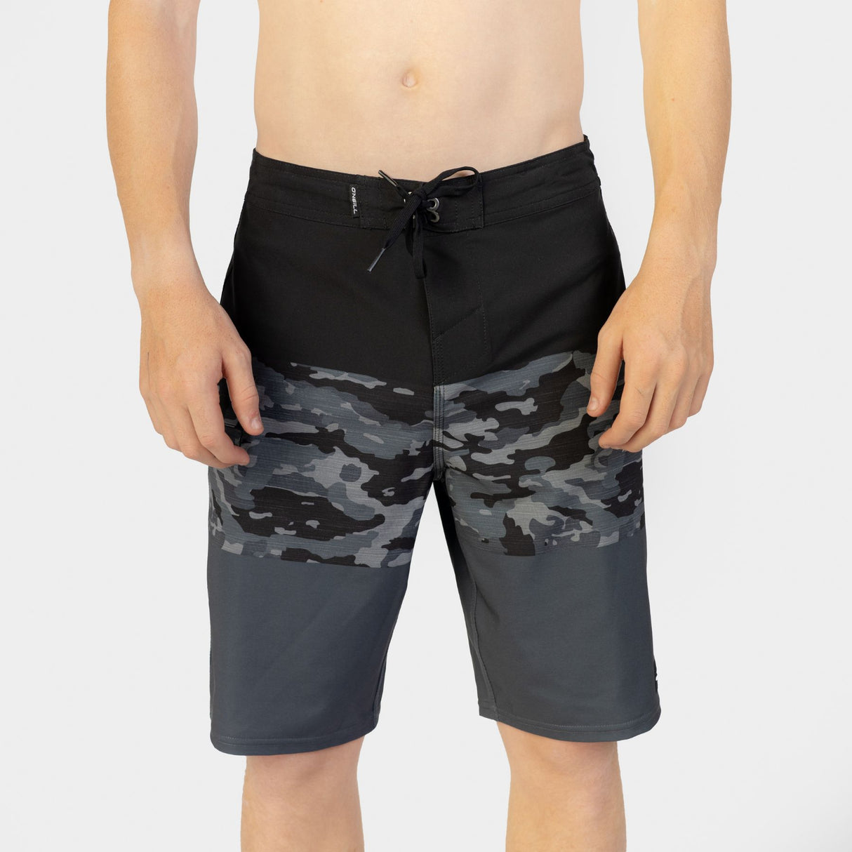 ROPA DE BAÑO NIÑO - HYPERFREAK HEAT BLOCK 17 - BLACK CAMO - VE26