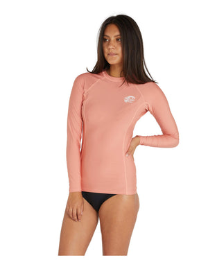 LYCRA MUJER - WMNS BASIC UV LS RASH VEST - CLY CLAY - VERANO 2022