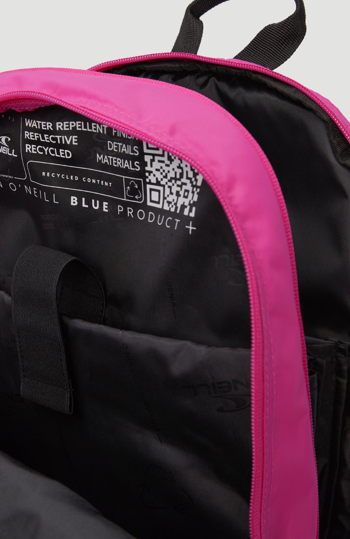 MOCHILA - WEDGE BACKPACK 25L - FUCHSIA RED - INVIERNO 2022